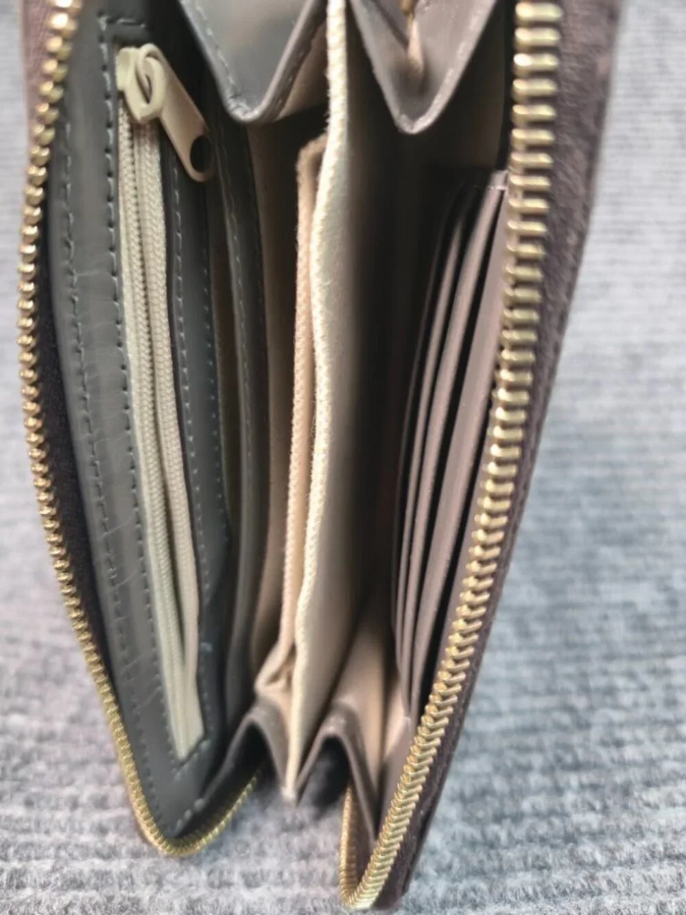 Dooney & Bourke Gray Leather Zip Around Wallet | Gold Logo Plaque
